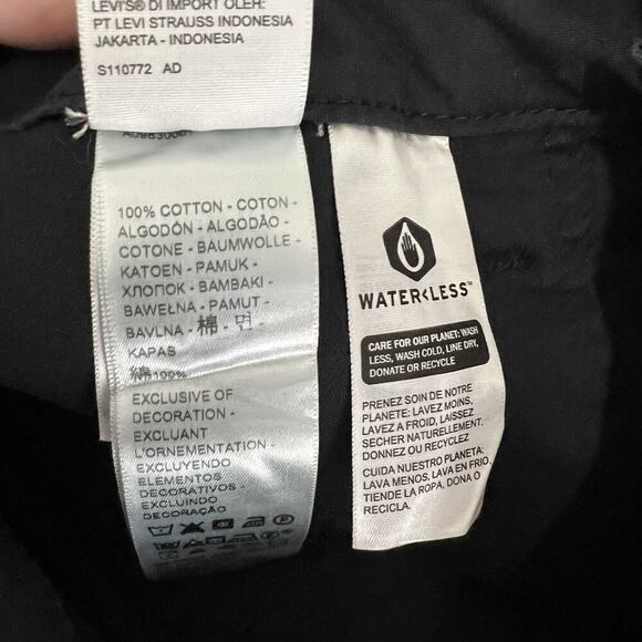 Levi's Premium Ribcage High Rise Black Cuffed Denim Shorts Women’s Size 30 - Picture 10 of 11